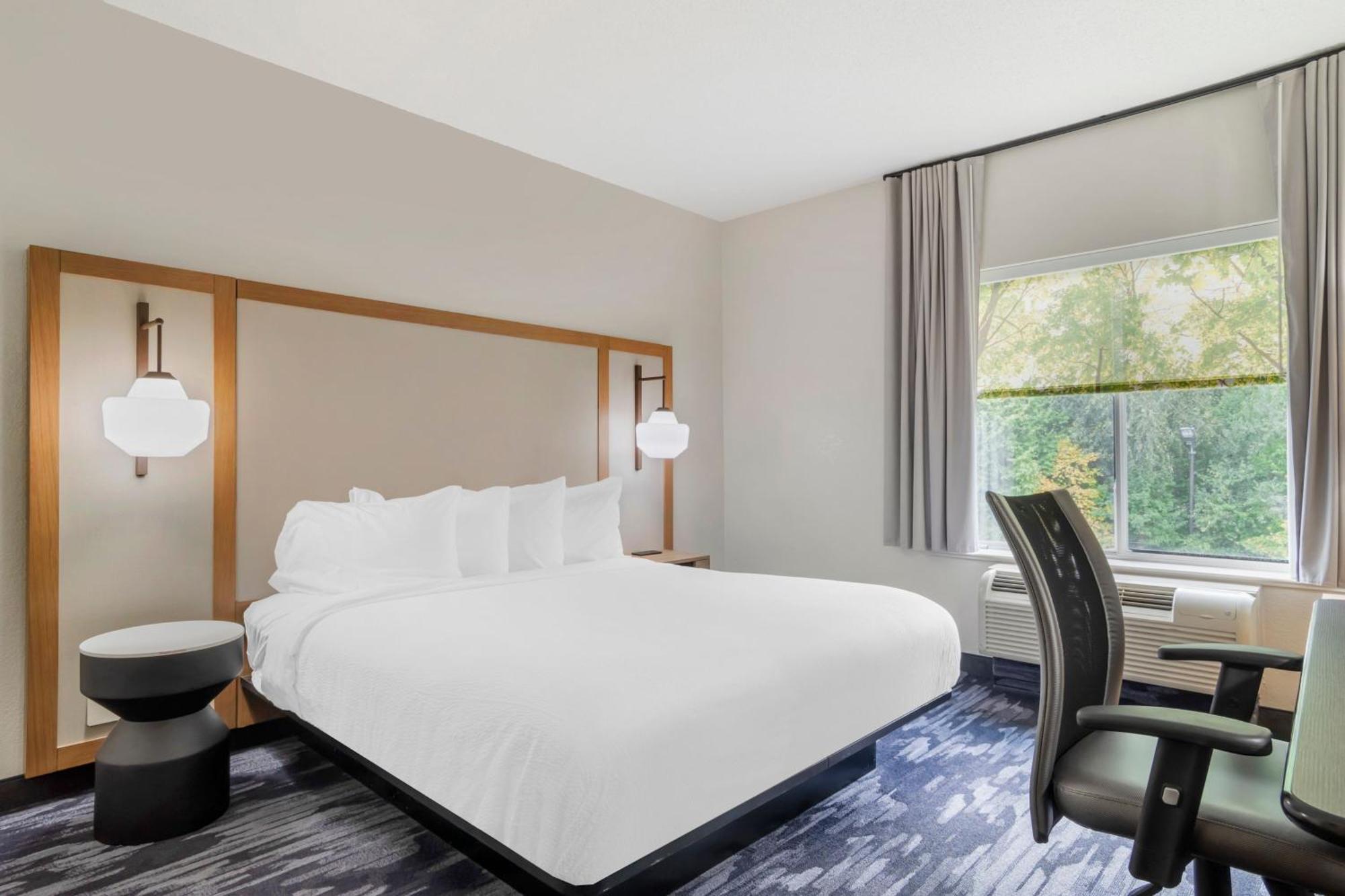 Hotel Fairfield & - 3*