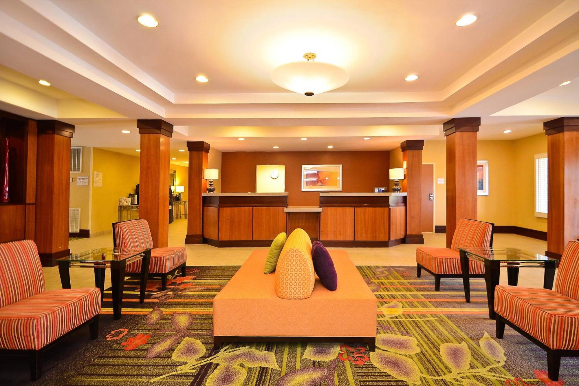 Fairfield & - Hotel 3*