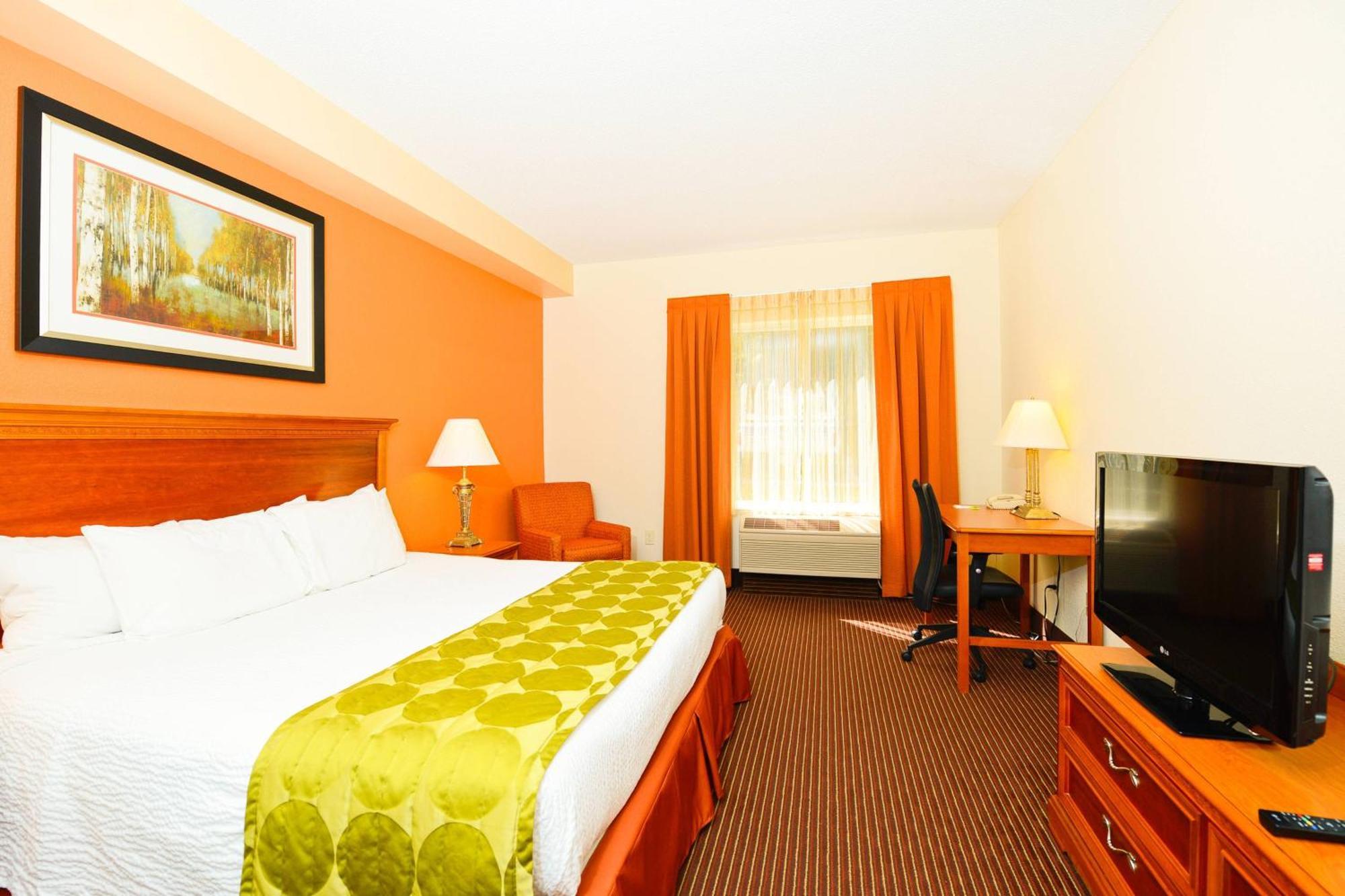 Fairfield & - Hotel